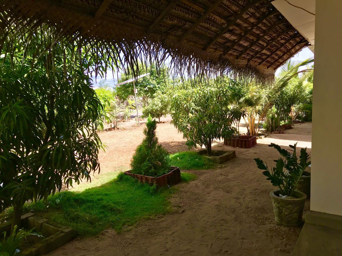 Starfish Beach Bungalows Arugam Bay Exterior photo